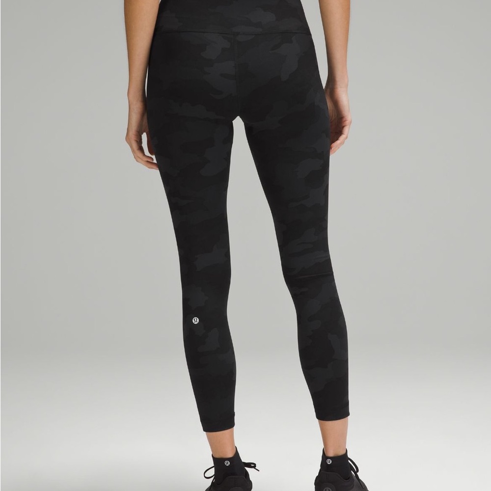 Lululemon size 8 
Inseam 23” 
Black camo
Wunder under nulu
